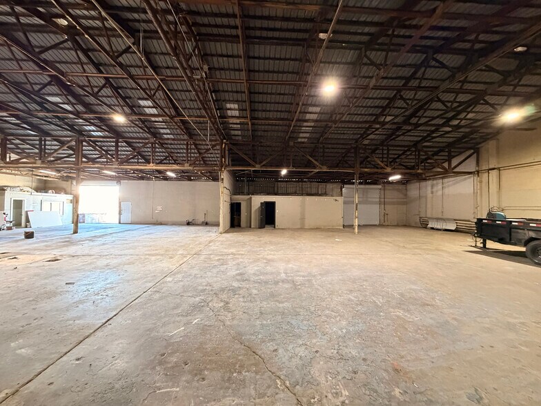 More Photos Of 7120 McCurdy Ln, Sacramento Warehouse For Sale