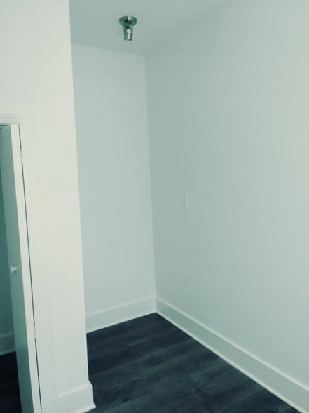 More Photos Of 1092 Sells Ave SW, Atlanta Specialty For Sale