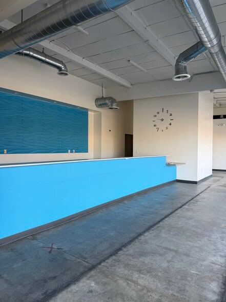 More Photos Of 18837 Hawthorne Blvd, Torrance Storefront For Lease