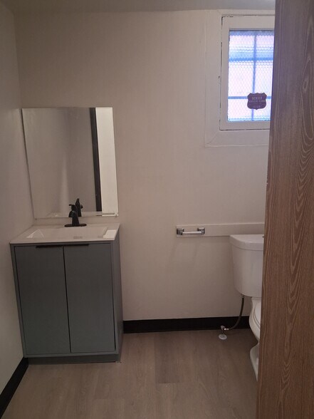 More Photos Of 2709 W 38th Ave, Denver Storefront For Lease