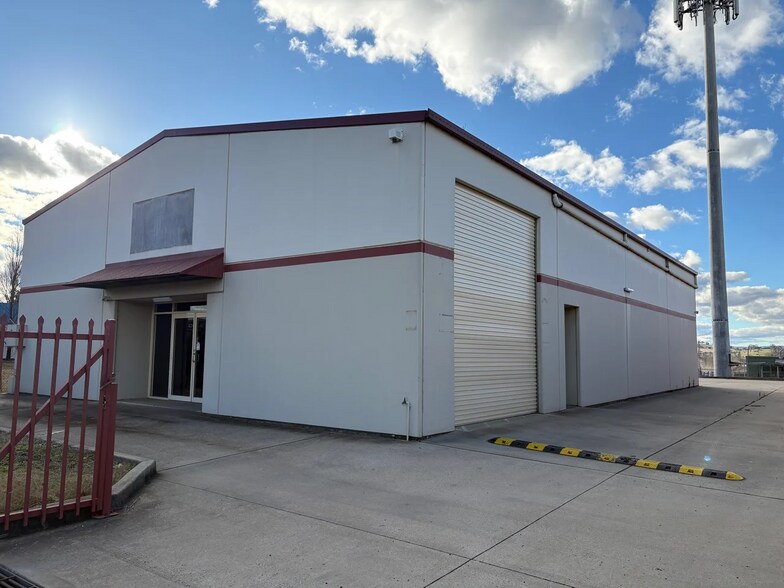 More Photos Of 265 Mann St, Armidale Warehouse For Lease