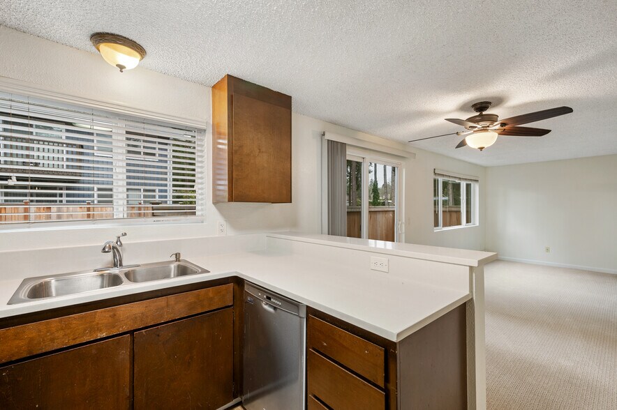 More Photos Of 19425 76th Ave W, Lynnwood Apartments For Sale