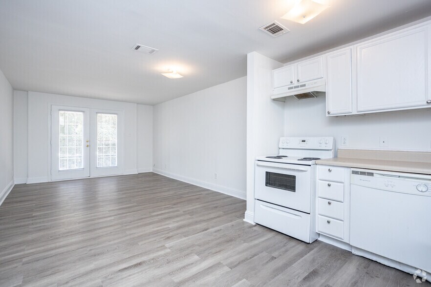 More Photos Of 1895 Clinton Rd, Macon-Bibb Apartments For Sale