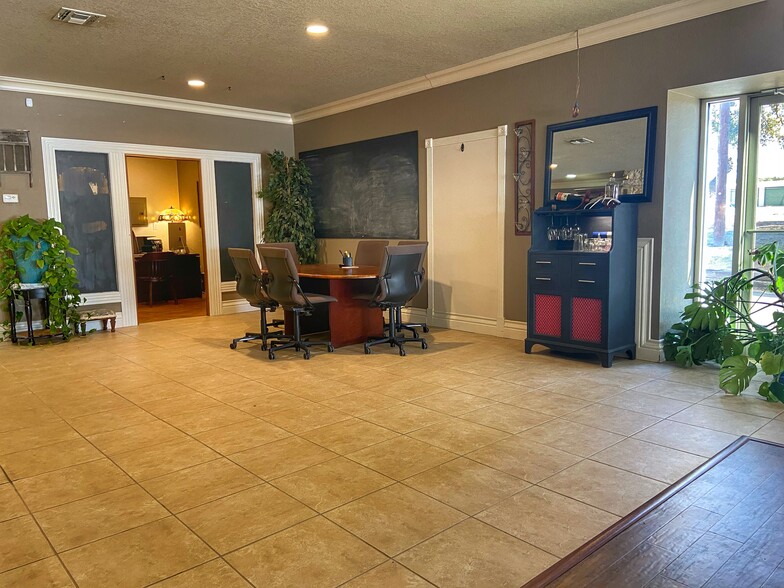 More Photos Of 3999 Hwy 16 South, Bandera Freestanding For Sale