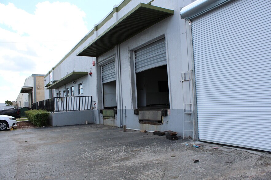 More Photos Of 1970 NW 70th Ave, Miami Warehouse For Lease