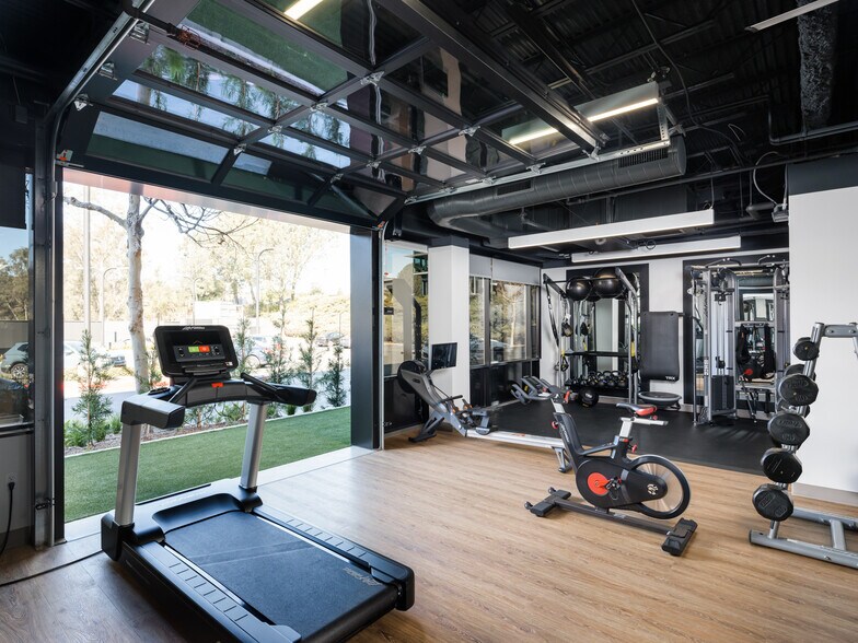 More Photos Of 12636 High Bluff Dr, San Diego Office For Lease