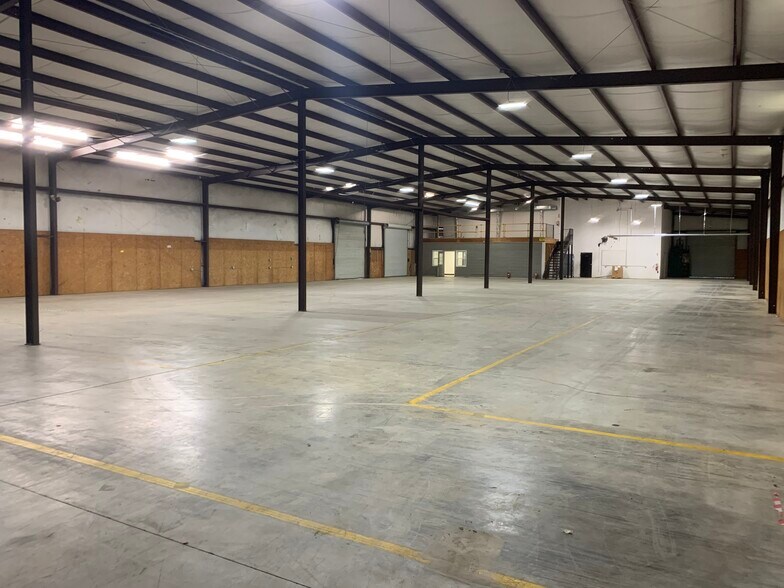 More Photos Of 1455 McCain Pky, Pelham Industrial For Lease