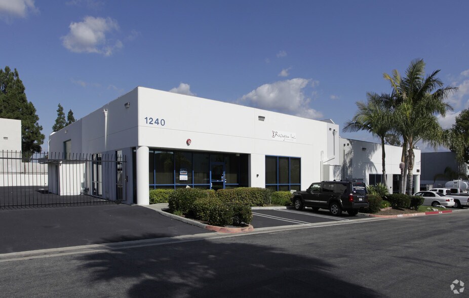 Primary Photo Of 1240 Keystone Way, Vista Manufacturing For Lease