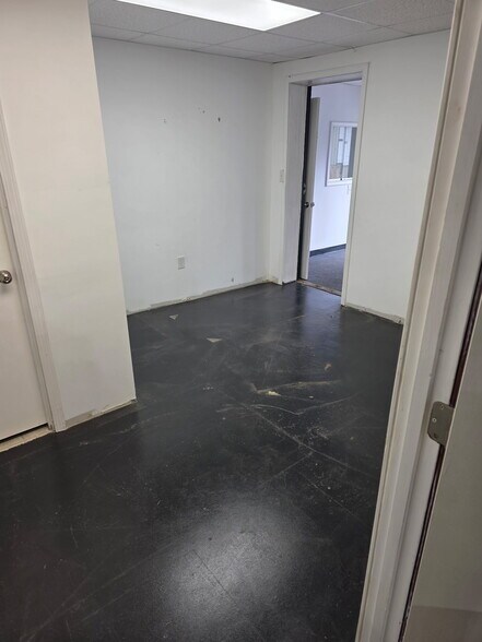 More Photos Of 6190 US Hwy 220, Stoneville Warehouse For Lease