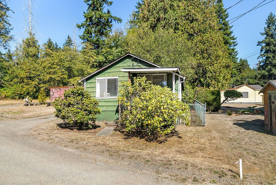 More Photos Of 20363-20379 NW Cedar Ln, Poulsbo General Retail For Sale