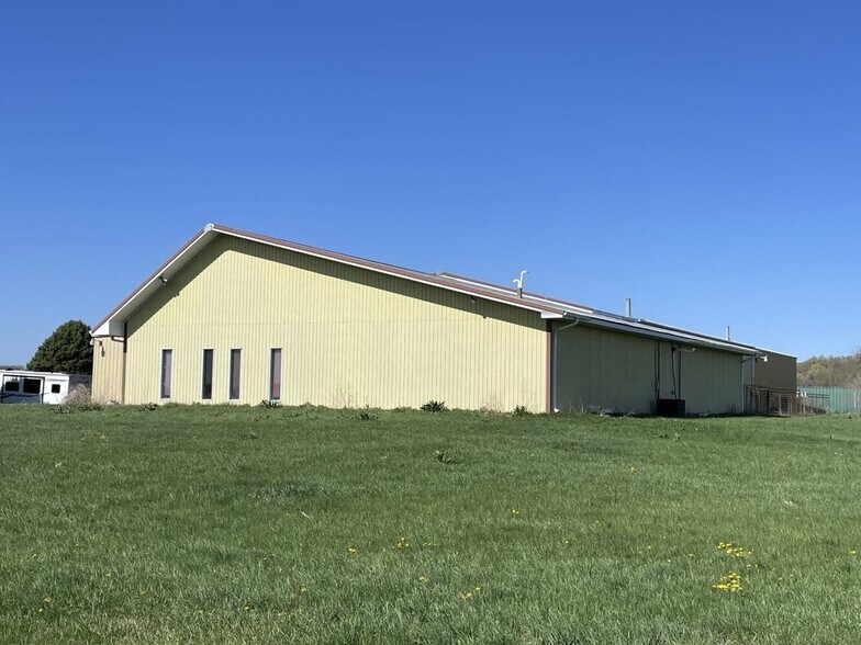 More Photos Of 650 Highway 75, Tekamah Warehouse For Lease