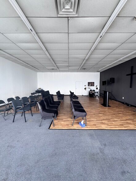 More Photos Of 3001-3061 S Sheridan Rd, Tulsa Unknown For Lease