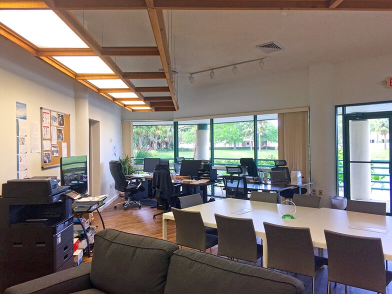 More Photos Of 491 Northpoint Pky, West Palm Beach Office For Lease