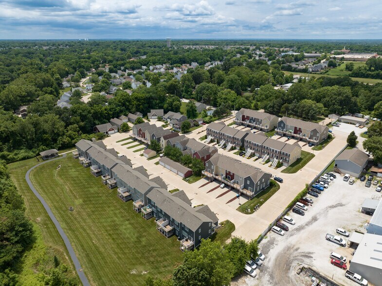 More Photos Of 238 W Wellspring Way, Saint Charles Apartments For Sale