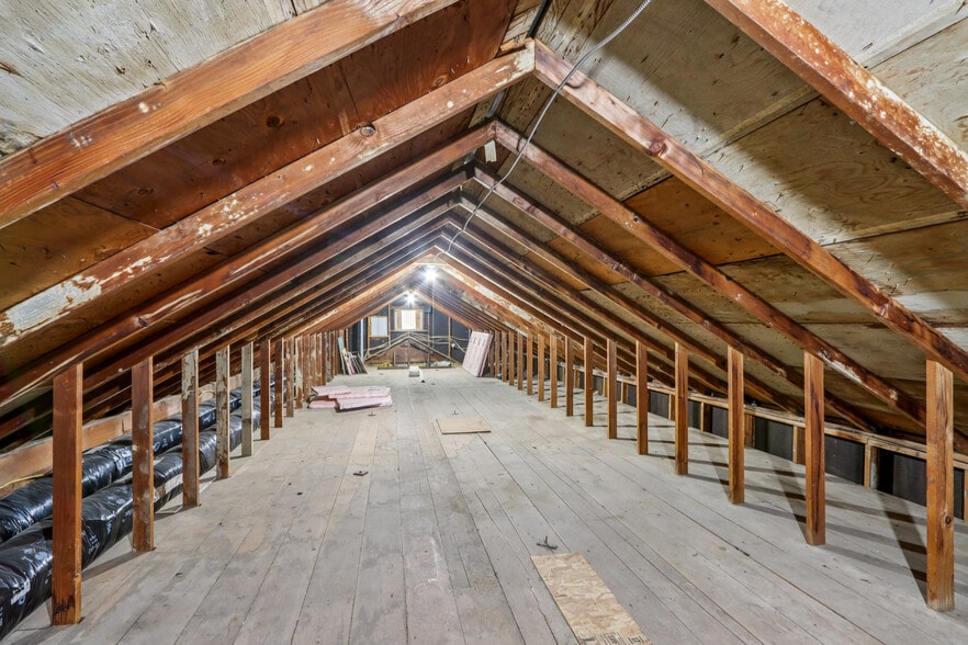 More Photos Of W9231 Bobolink Rd, Reeseville Warehouse For Sale