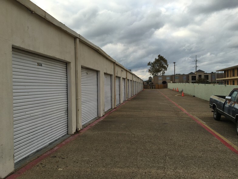 More Photos Of 4200 Gus Thomasson Rd, Mesquite Flex For Lease