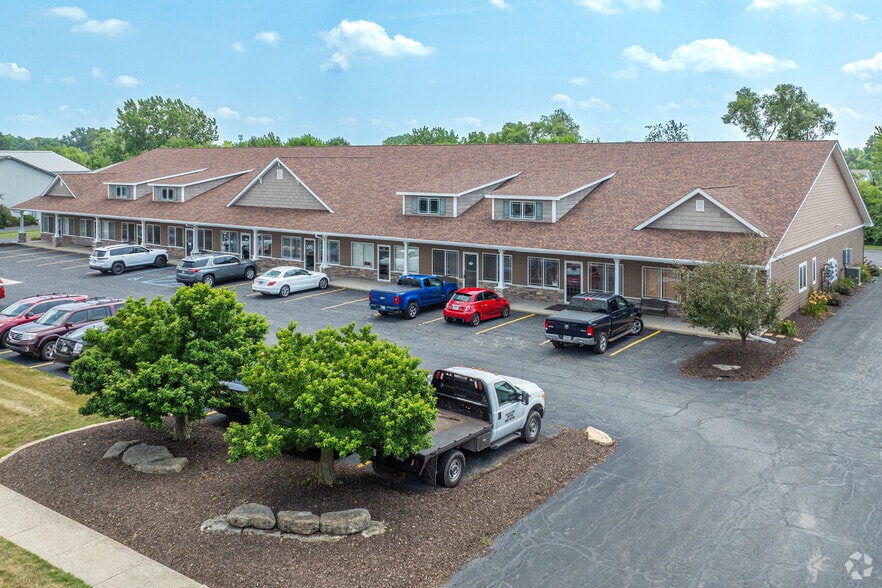 Primary Photo Of 2502 Beech St, Valparaiso Storefront For Sale