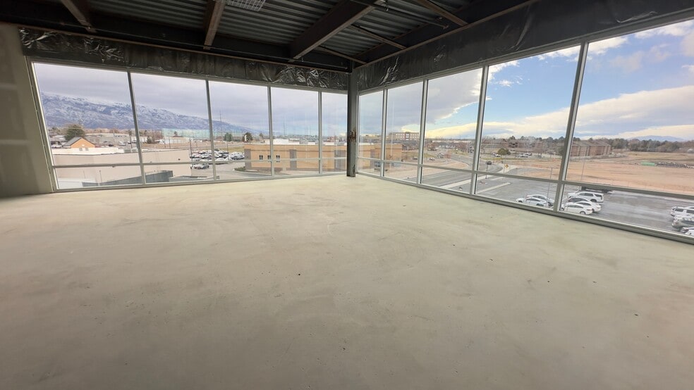 More Photos Of 5120 S 375 E, Washington Terrace Office For Lease