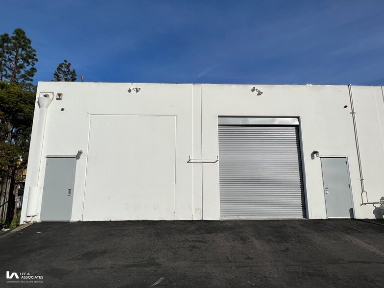 More Photos Of 16220-16228 Gundry Ave, Paramount Warehouse For Lease