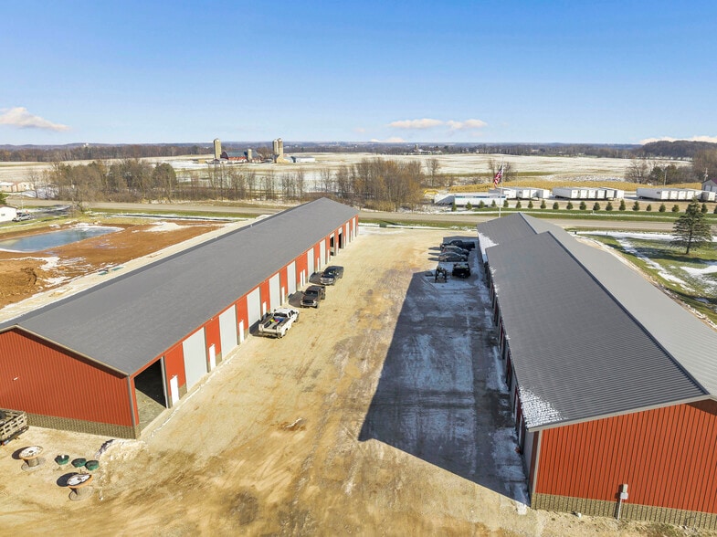 More Photos Of 5254 County Road R, Denmark Service For Lease