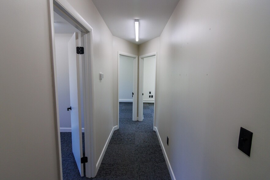 More Photos Of 114 High St, Wareham Office For Sale