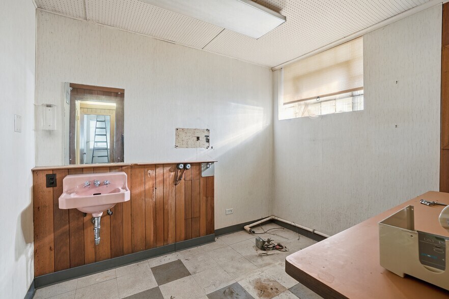 More Photos Of 10835 S Western Ave, Chicago Apartments For Sale