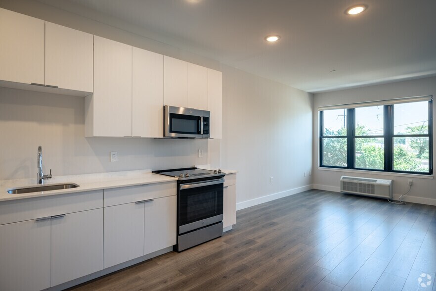 More Photos Of 81 Monroe St, Rahway Apartments For Lease