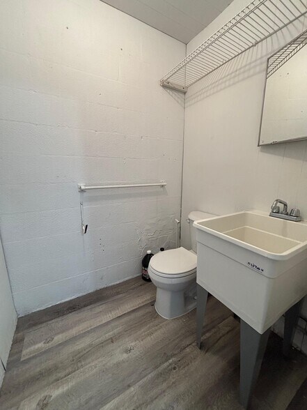 More Photos Of 4055-4059 7th Ter, Saint Petersburg Warehouse For Sale