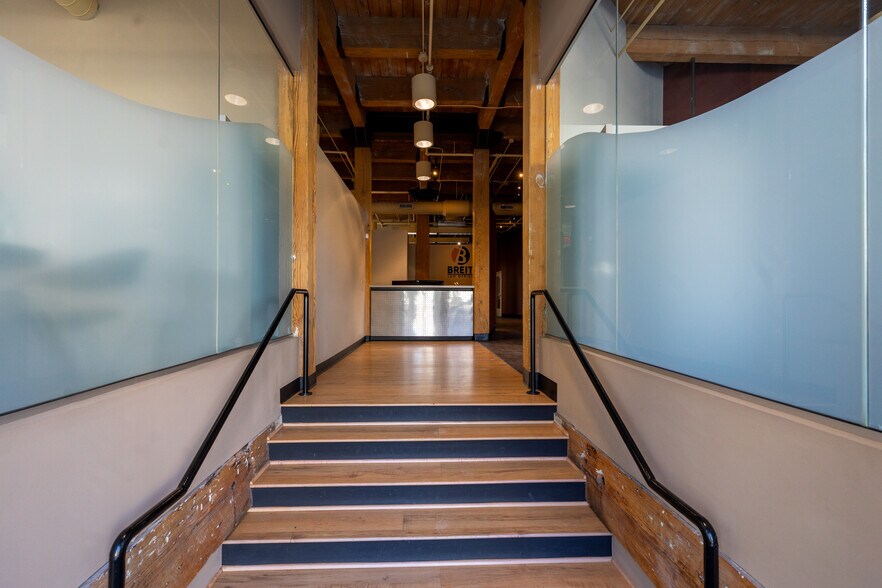 More Photos Of 214 S 8th St, Louisville Loft Creative Space For Sale