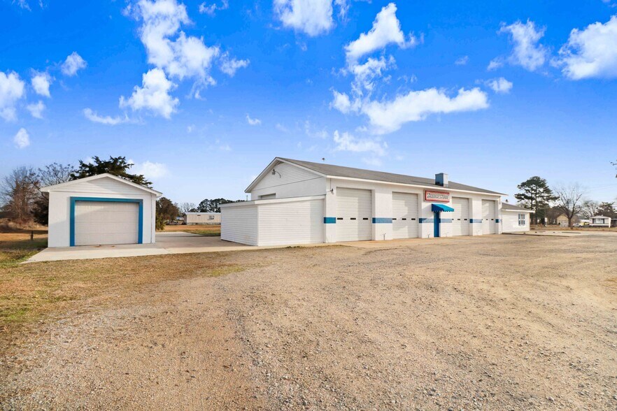 More Photos Of 2379 US Highway 13 N, Goldsboro Specialty For Lease