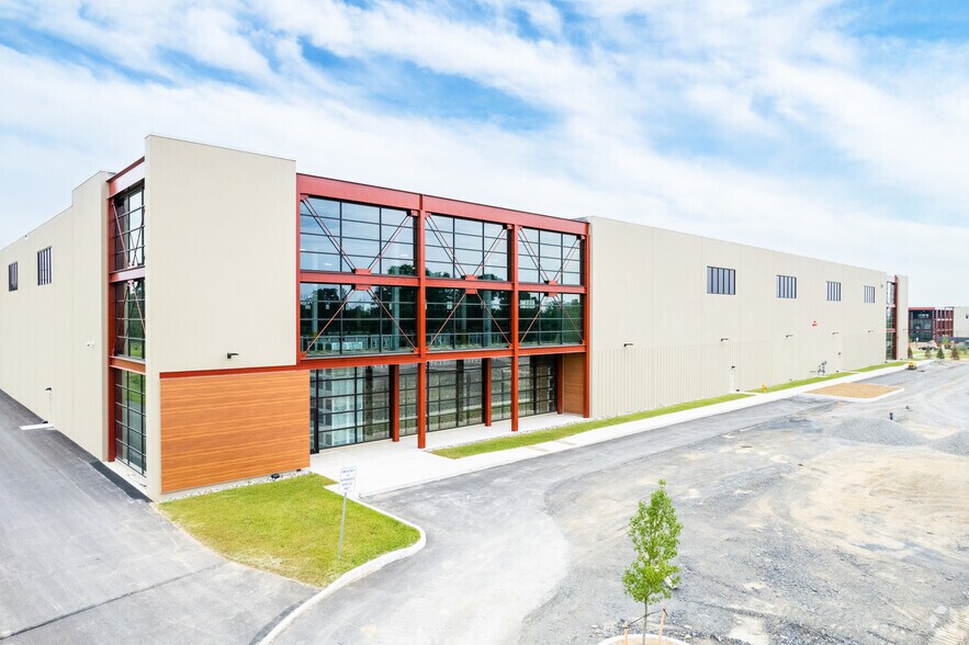 More Photos Of 150 Cesanek Rd, Northampton Distribution For Lease