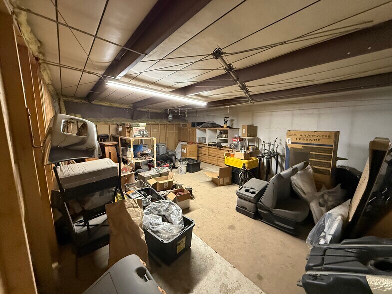 More Photos Of 1408 W Quincy Ave, Englewood Manufacturing For Lease