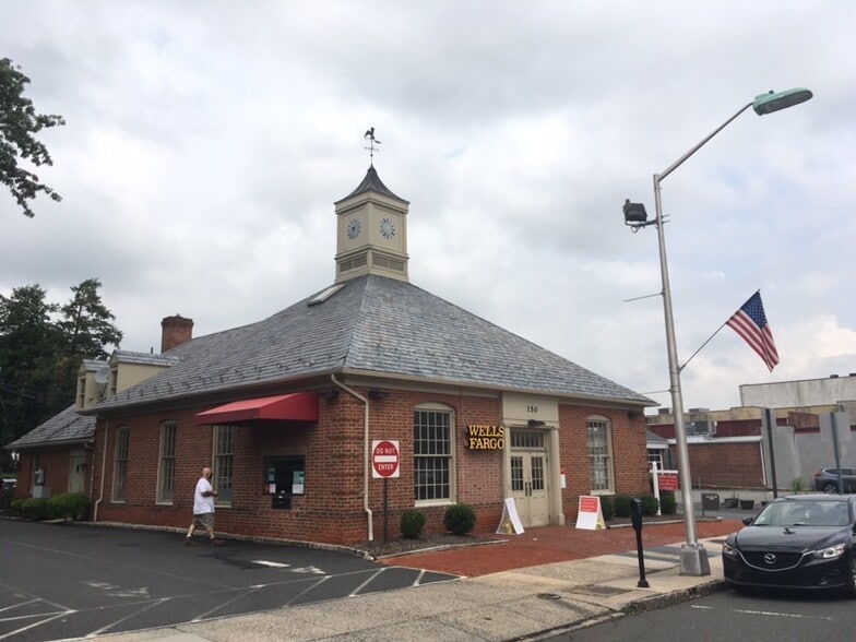 More Photos Of 150 Elm St, Westfield Bank For Lease