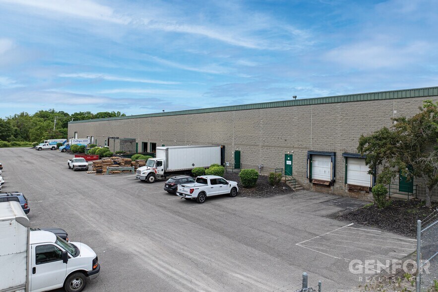 More Photos Of 211 Overlook Dr, Sewickley Warehouse For Lease