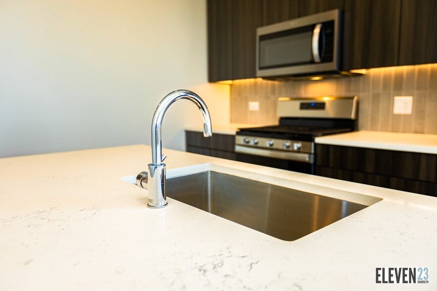 More Photos Of 1123 W Randolph St, Chicago Apartments For Lease