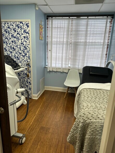 More Photos Of 271 US Highway 46, Fairfield Office For Lease