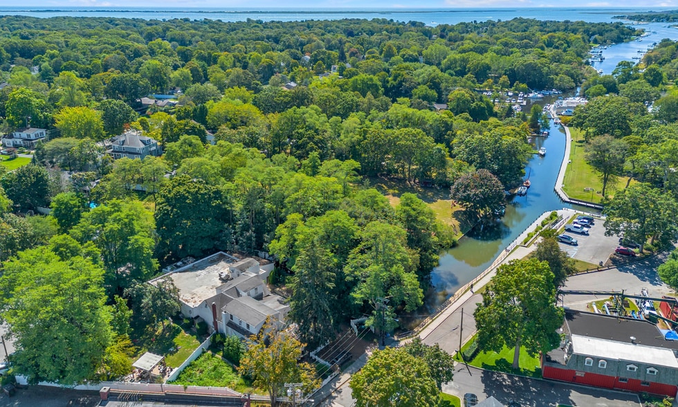 More Photos Of 7 Canal St, Center Moriches Warehouse For Sale