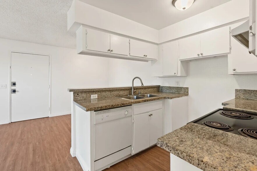 More Photos Of 13266 Foothill Blvd, Sylmar Apartments For Sale