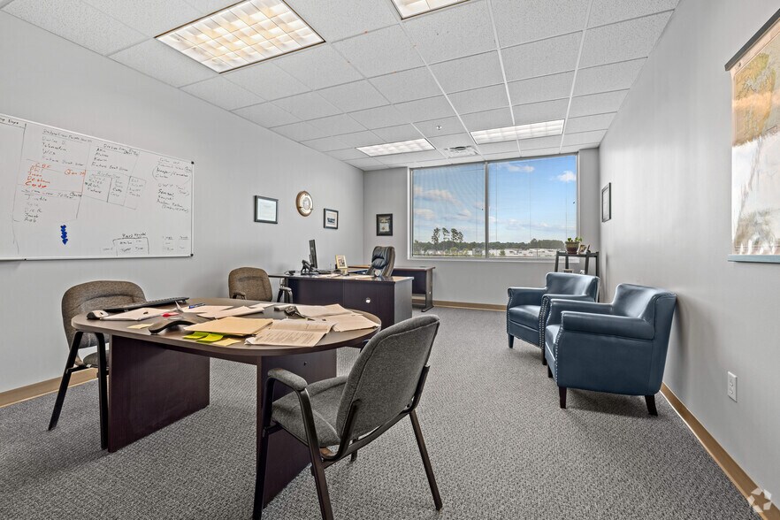 More Photos Of 1040 University Blvd, Portsmouth Office For Sale