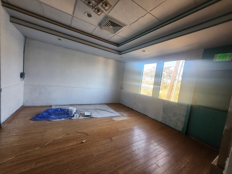 More Photos Of 4577-4585 Clairemont Dr, San Diego Storefront Retail Office For Lease