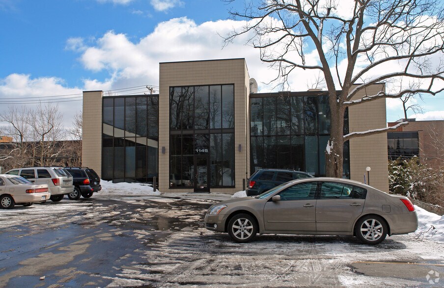 More Photos Of 1145 W Long Lake Rd, Bloomfield Hills Office For Lease