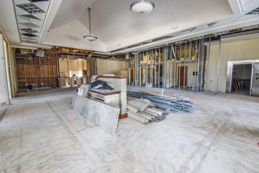 More Photos Of 1775 New Watermelon Rd, Tuscaloosa Bank For Sale