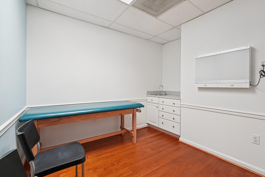 More Photos Of 9025 Shady Grove Ct, Gaithersburg Medical For Sale