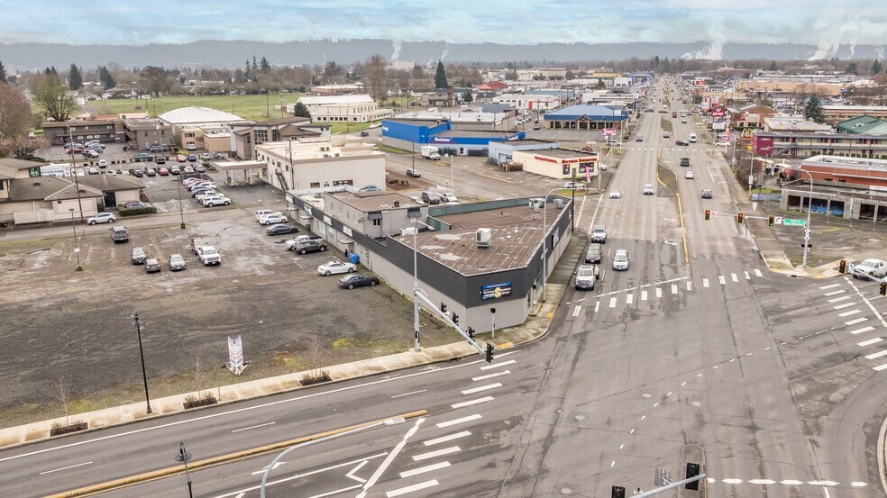 More Photos Of 717 Vandercook Way, Longview General Retail For Sale