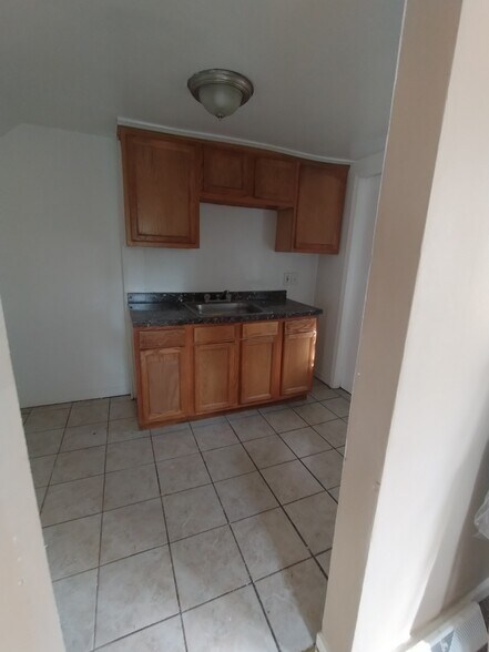 More Photos Of 25 Maynard Ct, Pontiac Apartments For Sale