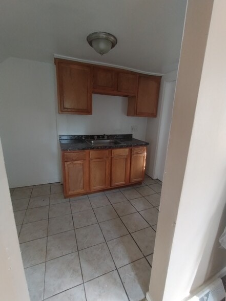 More Photos Of 25 Maynard Ct, Pontiac Apartments For Sale