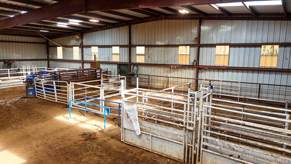 More Photos Of 99 Stacks Dr, Damascus Horse Stables For Sale