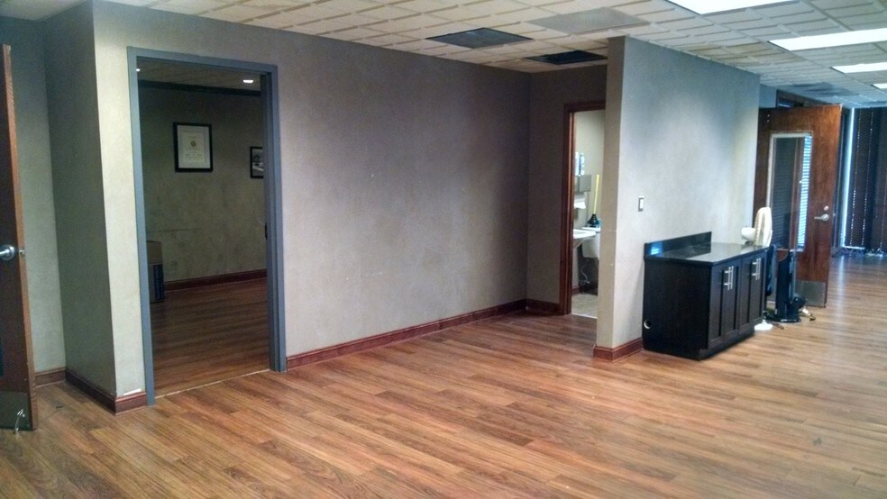 More Photos Of 2715 N Central Ave, Chicago Medical For Sale