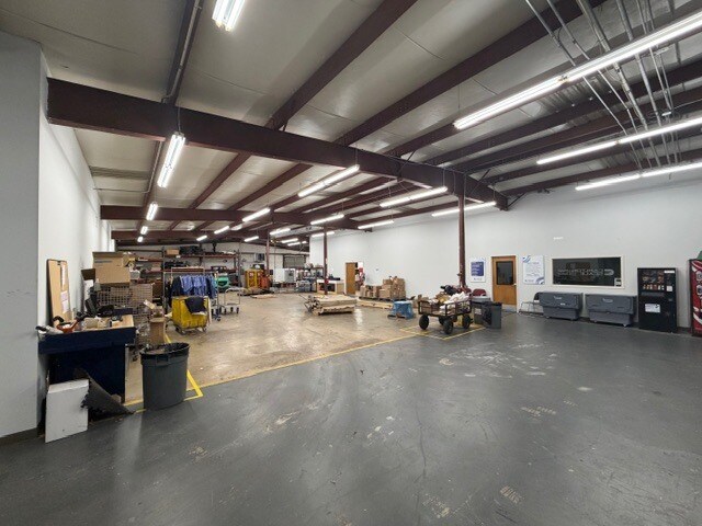 More Photos Of 120 Landmark Dr, Greensboro Warehouse For Lease