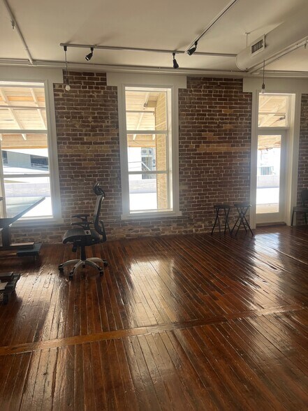 More Photos Of 218-230 Clematis St, West Palm Beach Storefront Retail Office For Lease